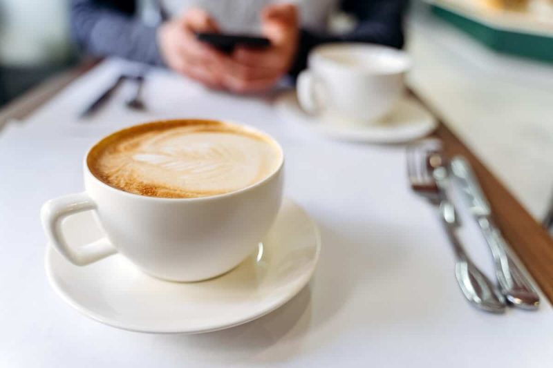 5 Reasons To Switch To Oat Milk In Your Coffee - The Healthy Oat