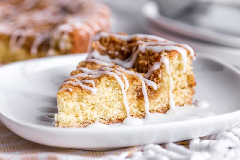 Cream Cheese Coffee Cake {Quick + Easy} | Lil' Luna